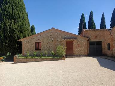 Attraente casale accogliente e familiare con griglia, giardino e piscina | Vista sul lago | Sono ammessi animali domestici