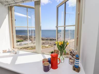 Child-friendly cottage with garden | Next to the beach