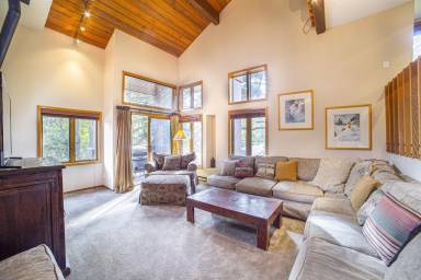 Condo  Mammoth Lakes