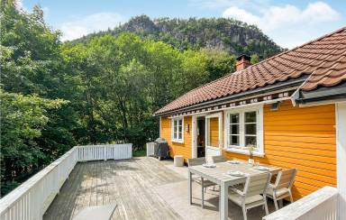Ferienhaus mit eingezäuntem Grundstück für 3 Gäste mit Hund in Moi, Agder, Südnorwegen