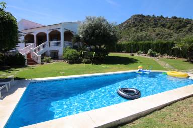 350 m² Villa
