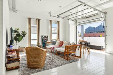 150 m² Condo