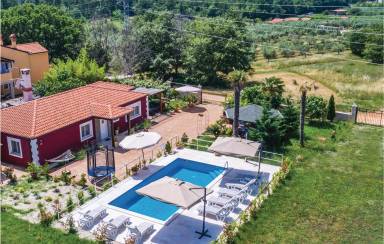 126 m² House