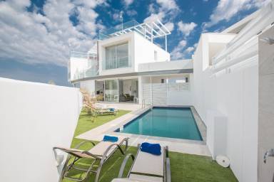 90 m² House