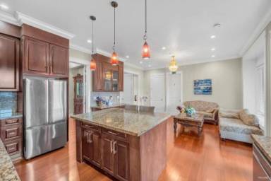 Luxurious Getaway in Vancouver-Private room with attached bathroom