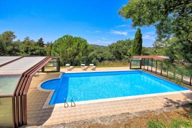 Voll ausgestattetes Ferienhaus mit Garten, Terrasse und Grill | Bergblick