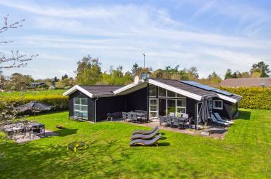 Voll ausgestattetes Ferienhaus mit privatem Pool, Terrasse und Sauna