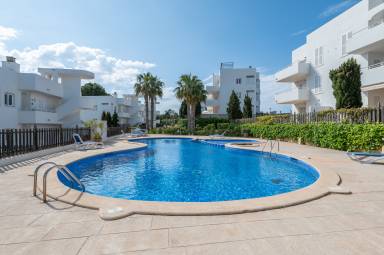 Spettacolare appartamento totalmente attrezzato con piscina e terrazza | Vista sul giardino