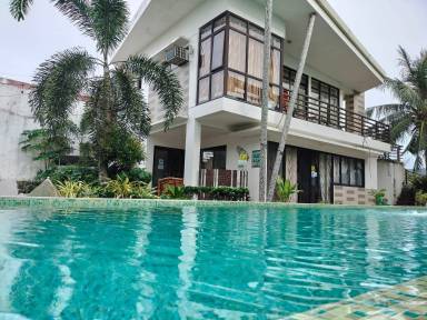 200 m² House