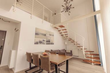 Apartamento vacacional | Cerca Cluj-Napoca Tailors' Bastion | Vistas a la ciudad | Adaptado para el teletrabajo