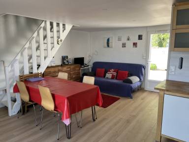 Maison avec terrasse, barbecue et jardin