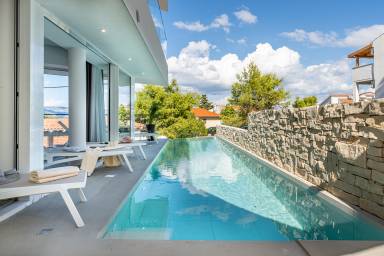 Kinderfreundliche Villa mit beheiztem Pool und Sauna | Meerblick | Nah am Strand