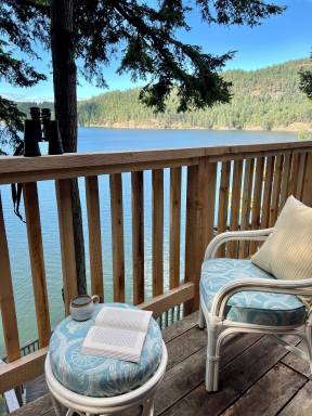 Cabin Mayne Island