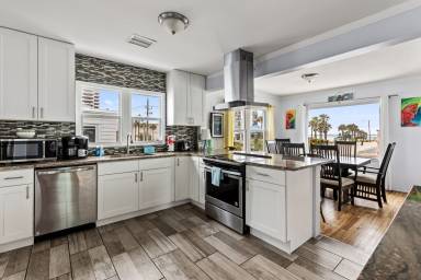 272 m² House
