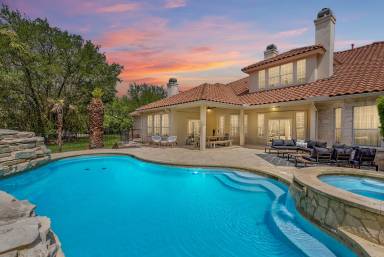 538 m² House