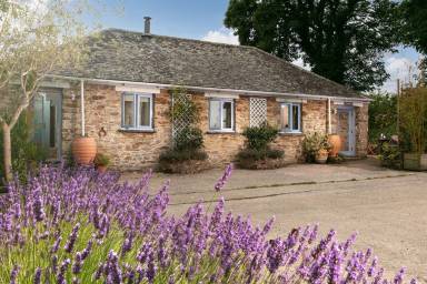 Cottage Yard Truro