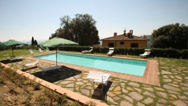 Villa Massa e Cozzile
