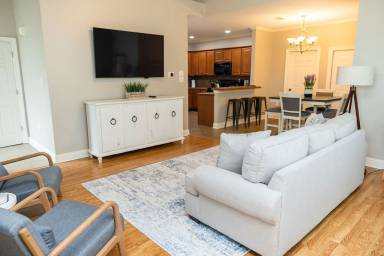 Airbnb  Highlands/Perkins