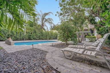 Fantastica villa totalmente attrezzata con giardino, internet veloce e piscina privata | Vista sulla piscina | Ideale per il telelavoro