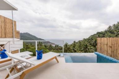 White&Blue Pool Villas