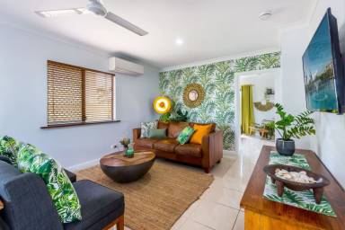 Children-friendly holiday home with garden & BBQ