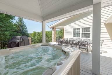 House  Friendsville