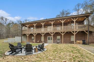 House  Cartersville