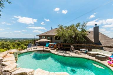 372 m² House