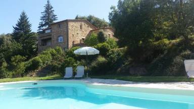 Casa a Arezzo con barbecue, idromassaggio e piscina