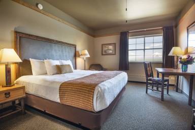 Lodge Willow Creek