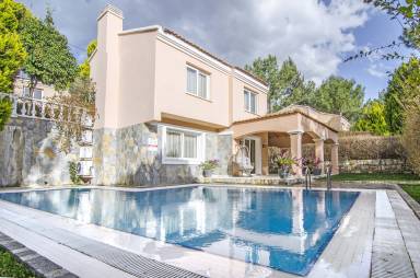 Villa Güzelçamlı