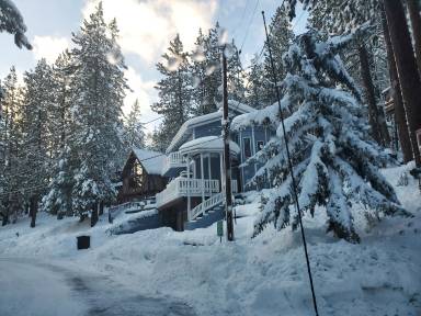 Cabin Zephyr Cove-Round Hill Village