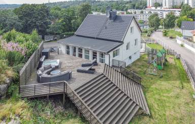 170 m² House
