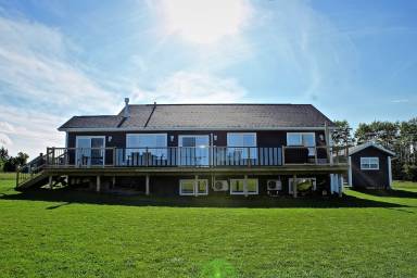 House Brackley Beach