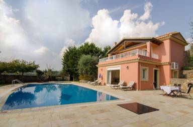 Villa  Poulades