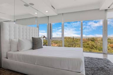 394 m² Apartment