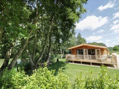 Cottage with garden & jacuzzi