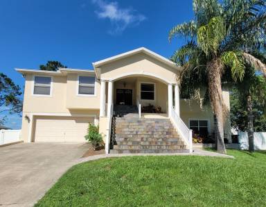 House  Land O' Lakes