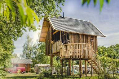 Hut