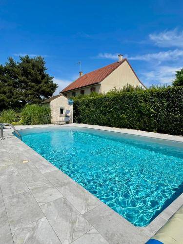 Harmonie Apartments - Pool & Free Parking, 5 min A6 & Chalon sur Saone — photo 2