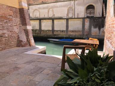 Family-oriented wonderful flat with terrace, jacuzzi & barbecue | Near Santa Maria della Salute | City view | Good for workation | Dogs allowed