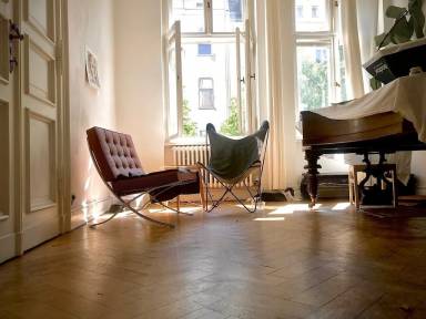 Schöne Atelier Altbauwohnung
