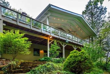 House  Connestee Falls