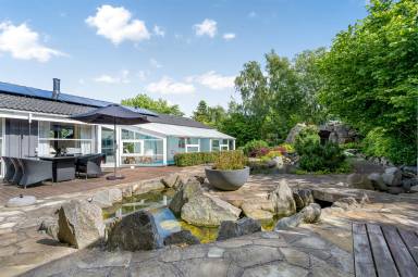 Voll ausgestattetes Ferienhaus mit Sauna, Garten und Whirlpool
