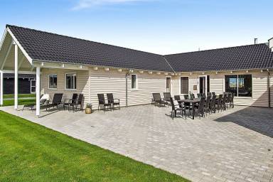 275 m² Ferienhaus