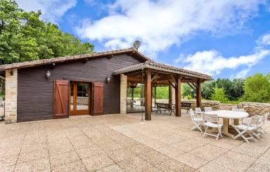 Maison avec terrasse, jardin et piscine chauffée