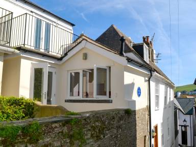 Cottage with terrace & garden