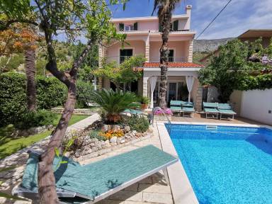 320 m² Villa