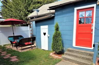Cottage Larimers Corner