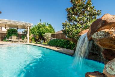 House Yard Plano
